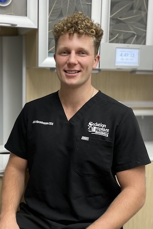 Dr Jack Nierenhausen